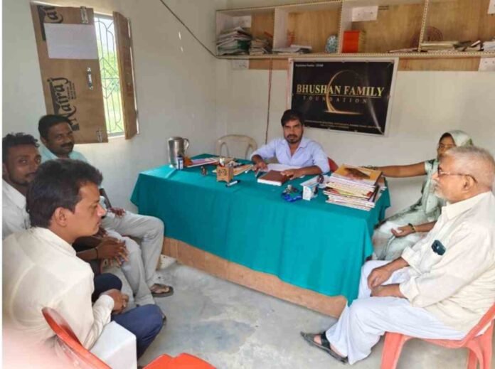 Bhushan Family Foundation, Bhushan Family Foundation Prayagraj, Director Anil Kumar, Sanjay Bhushan Founder, NGO meeting in Prayagraj, Tree plantation drive India, पर्यावरण संरक्षण, 1500 पौधे लगाए, समाज सेवा, NGO news in Hindi
